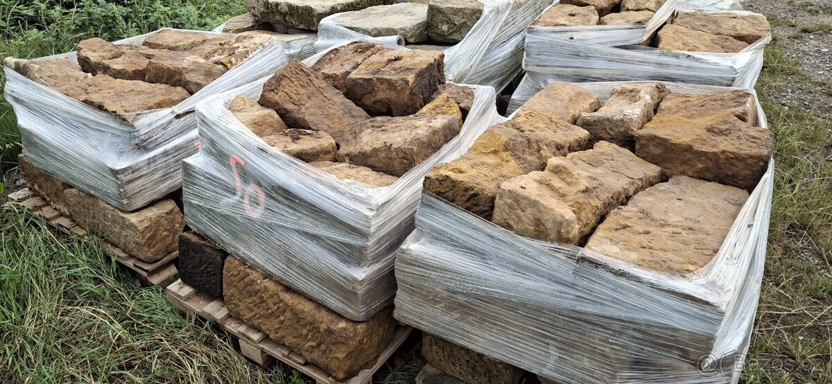 Piskovcový kámen... - 2