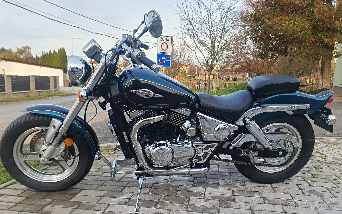 Suzuki VZ800 Marauder - 2