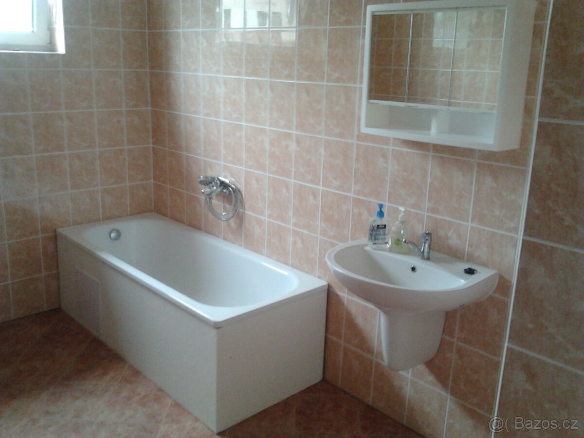 Pronájem místnosti v Bytu - 2