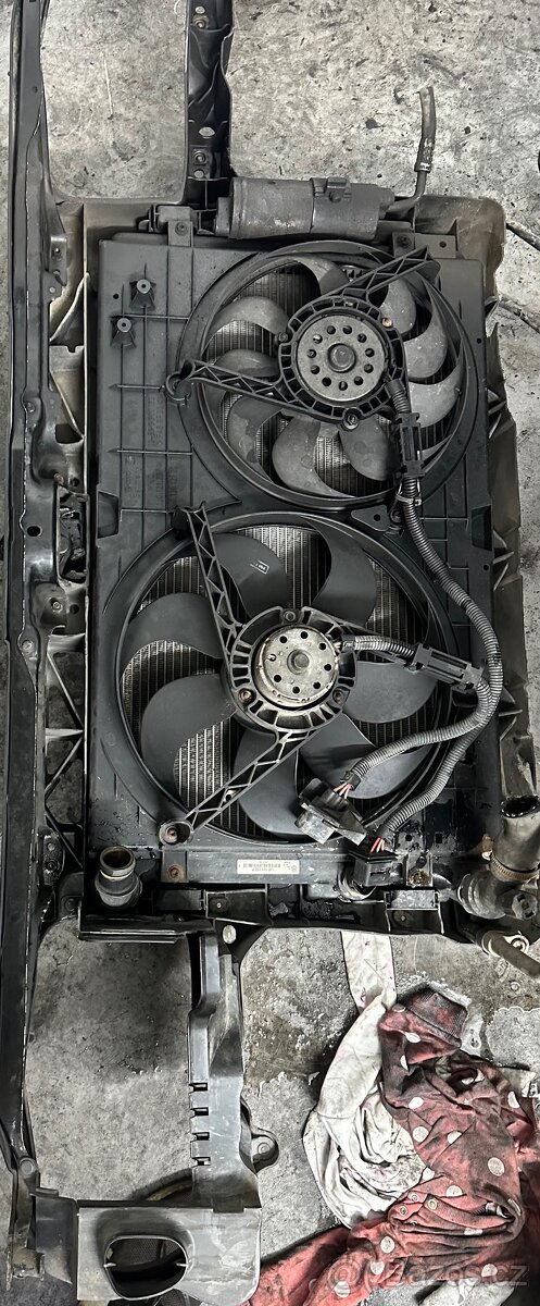 Wv golf 4 chladičova stěna - 2