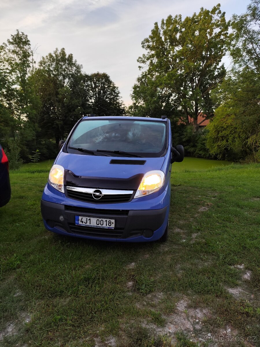 Opel Vivaro 2.5 CDTI 107kw long - 2
