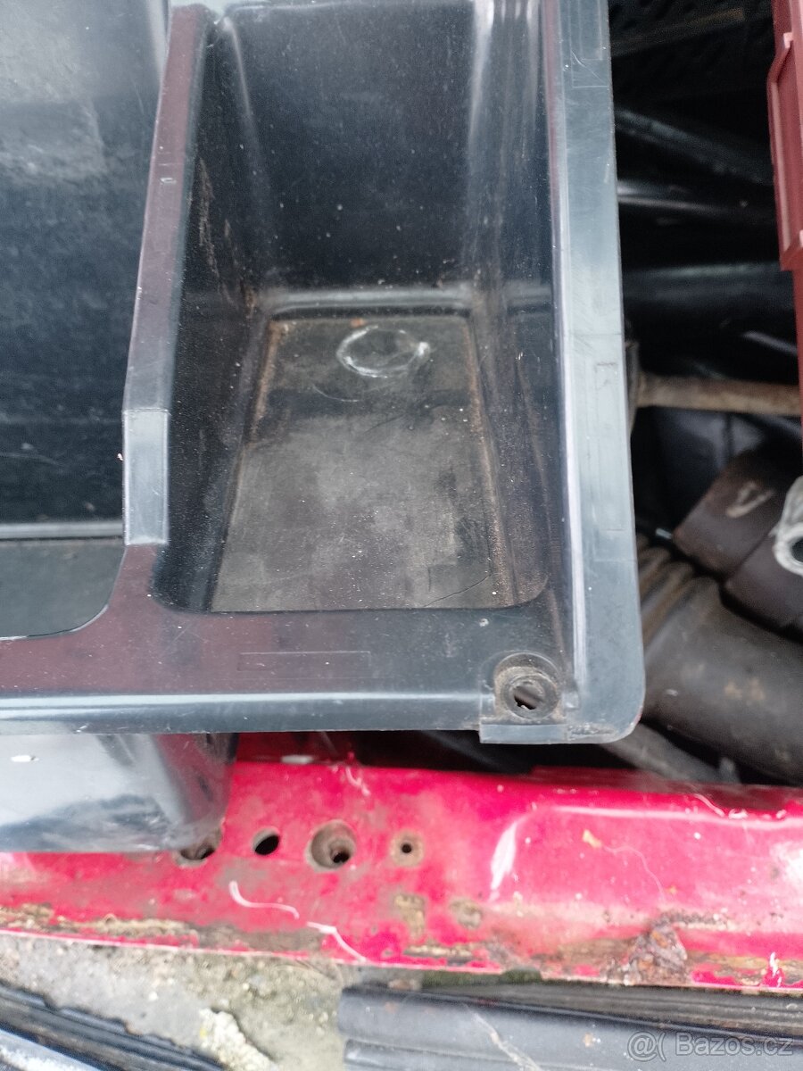 Škoda Favorit Forman černá přihrádka - 2