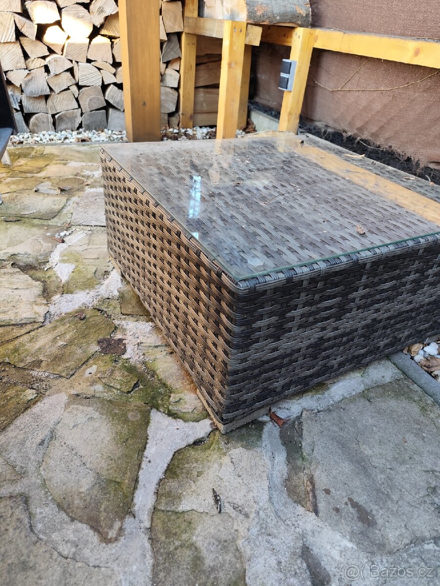 Venkovní stoleček - 2