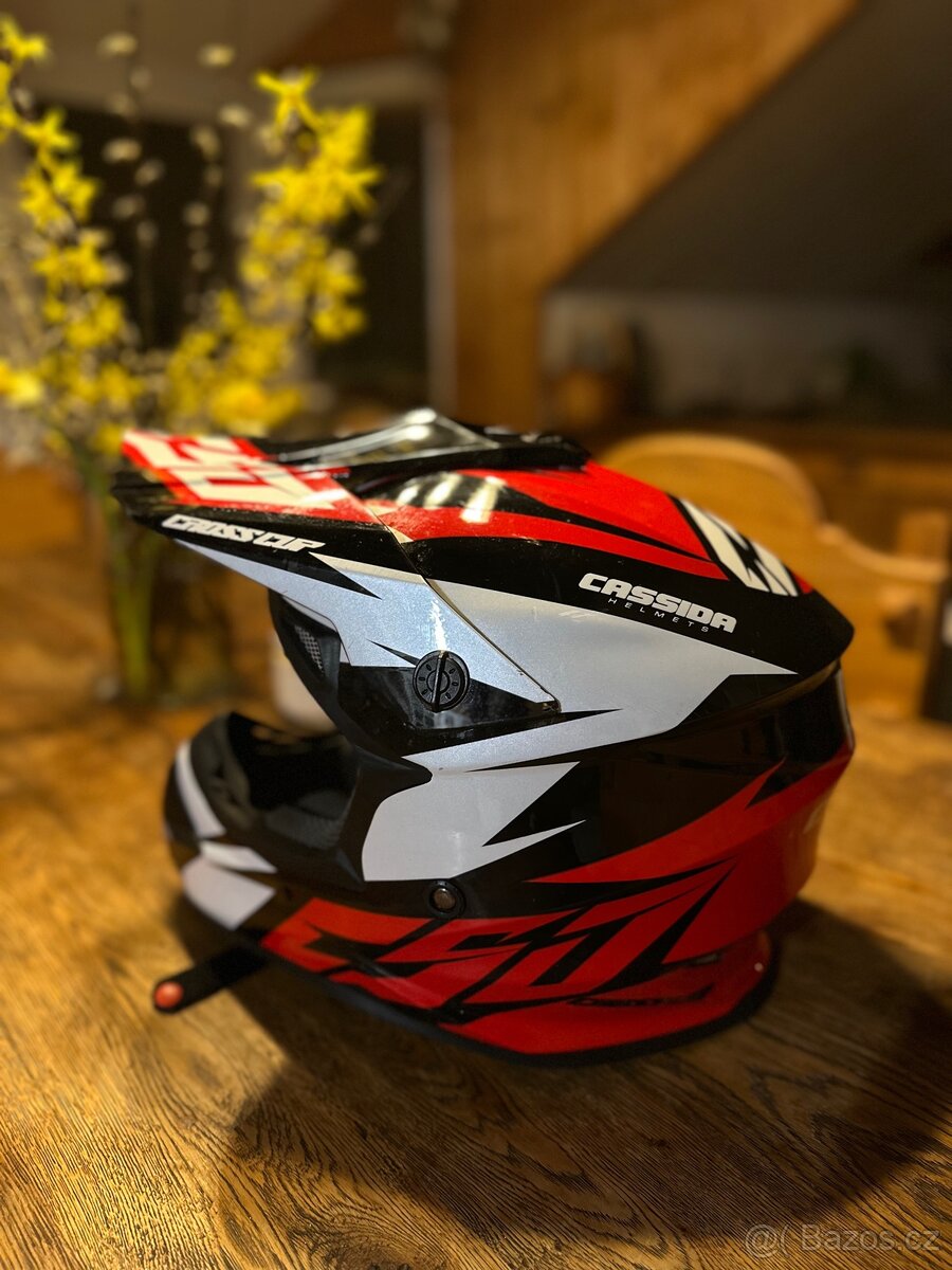 Motokrosová helma - 2