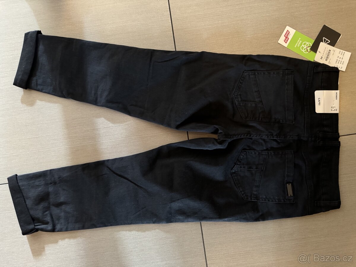 Dámské černé capri kalhoty - 2