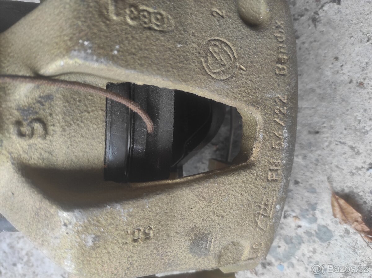 Třmen alfa Romeo 147. 1,6 - 2