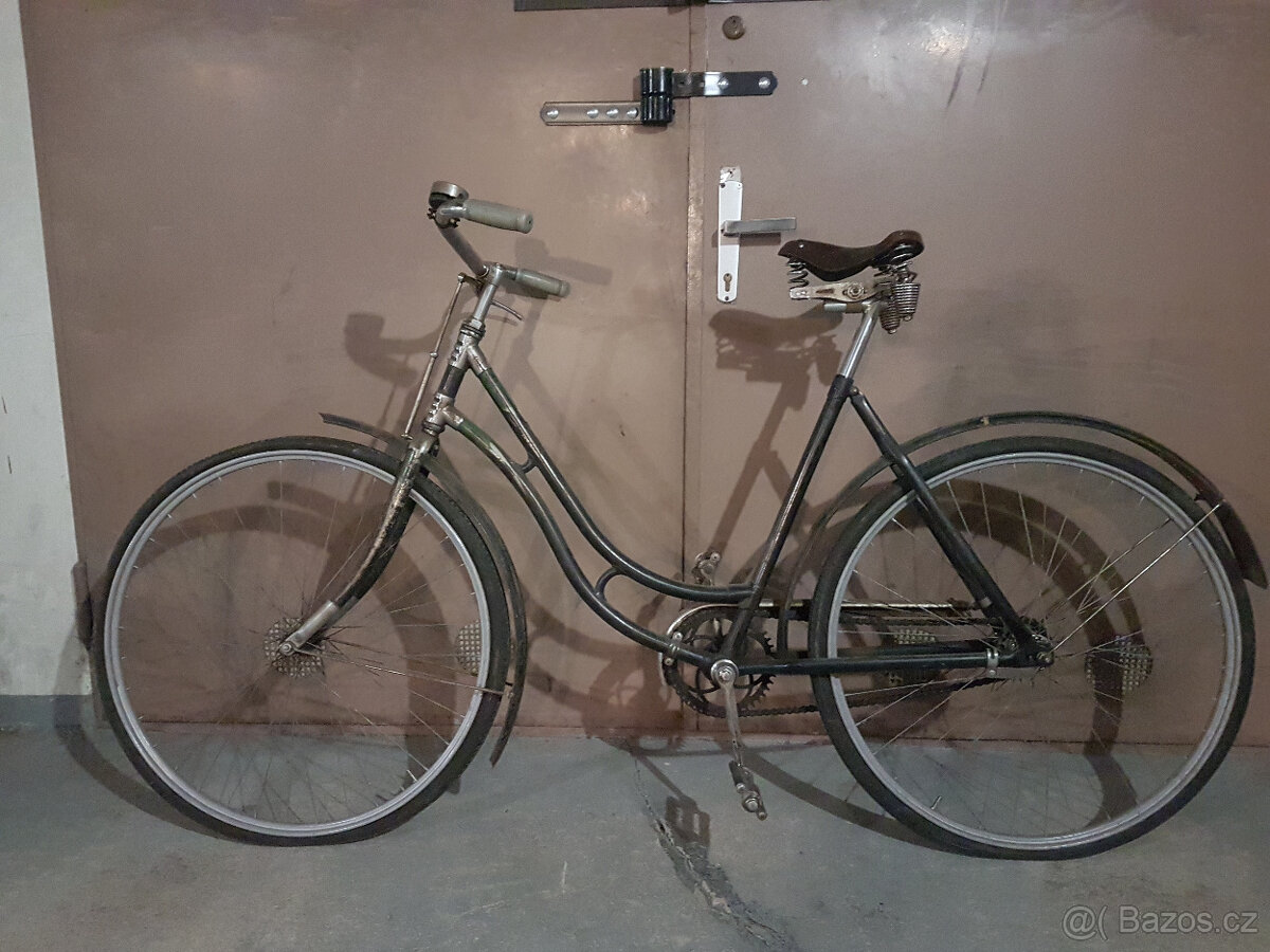 Staré damské jízdní kolo - 2