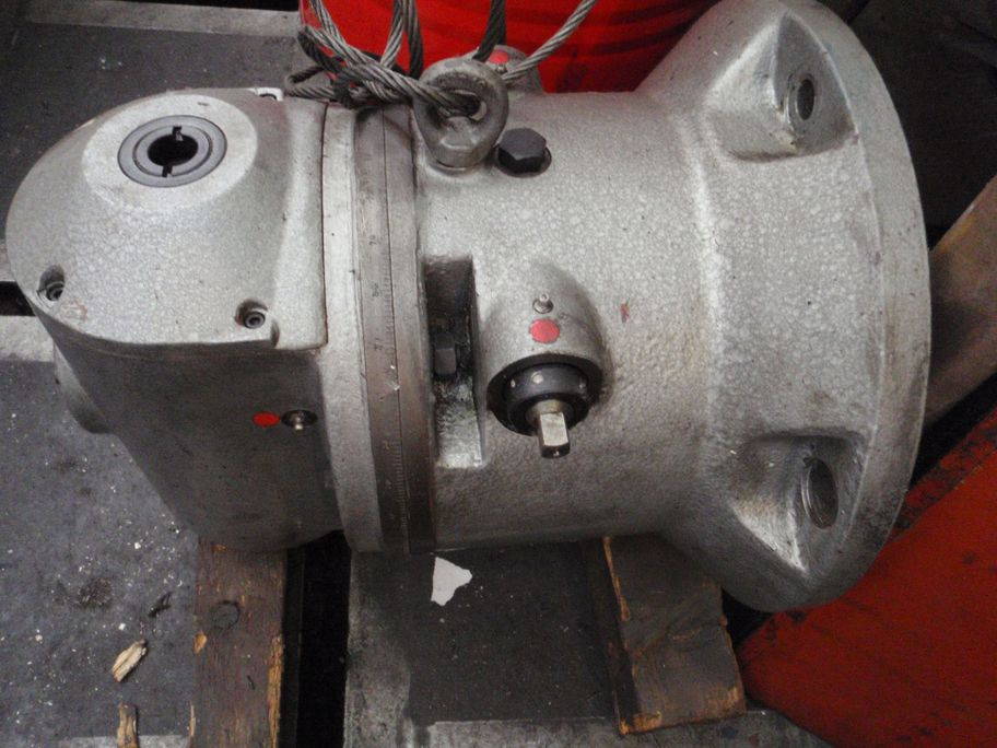 Lícní deska, frézovací hlavy na vyvrtávačku WHN13, opora - 2