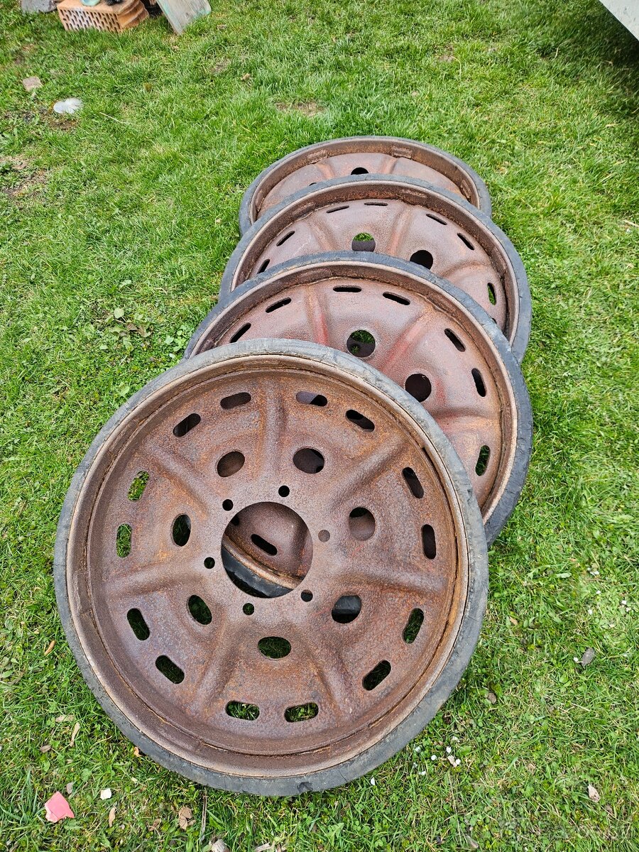 Německá kola Continental 730/70-638 - 2