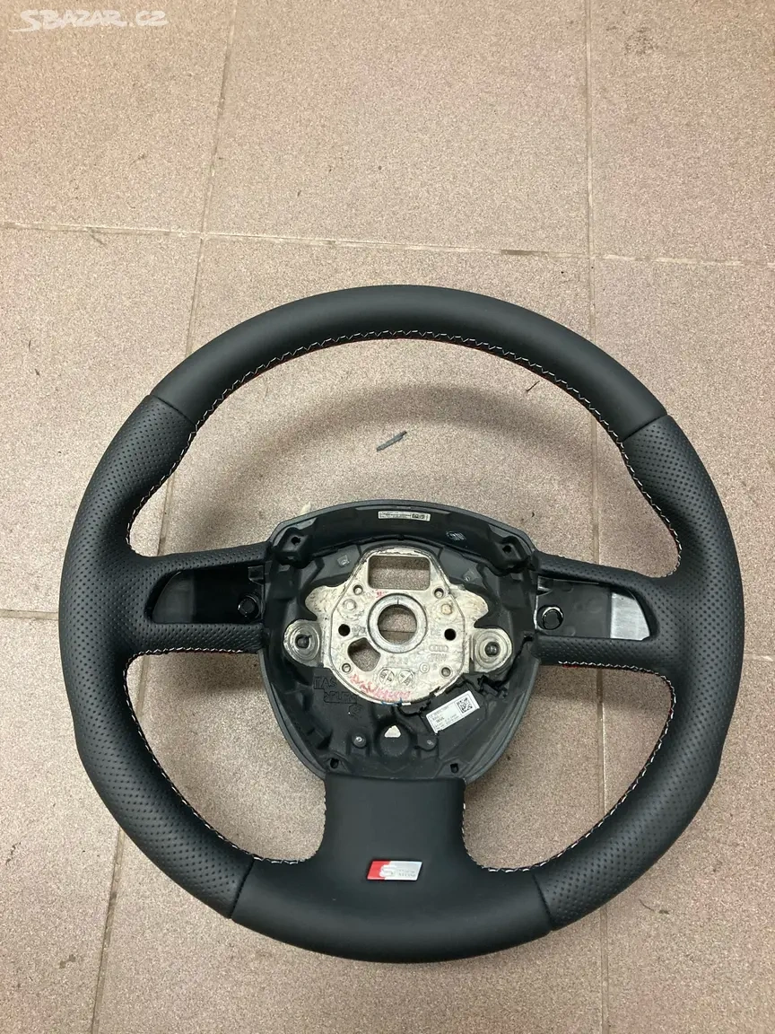 Renovovaný audi volant - 2