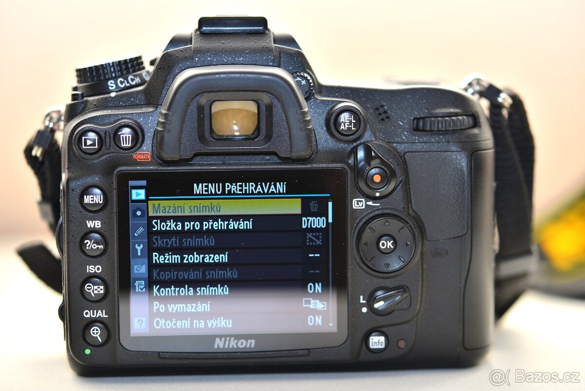 Nikon D7000 + příslušenství - 2