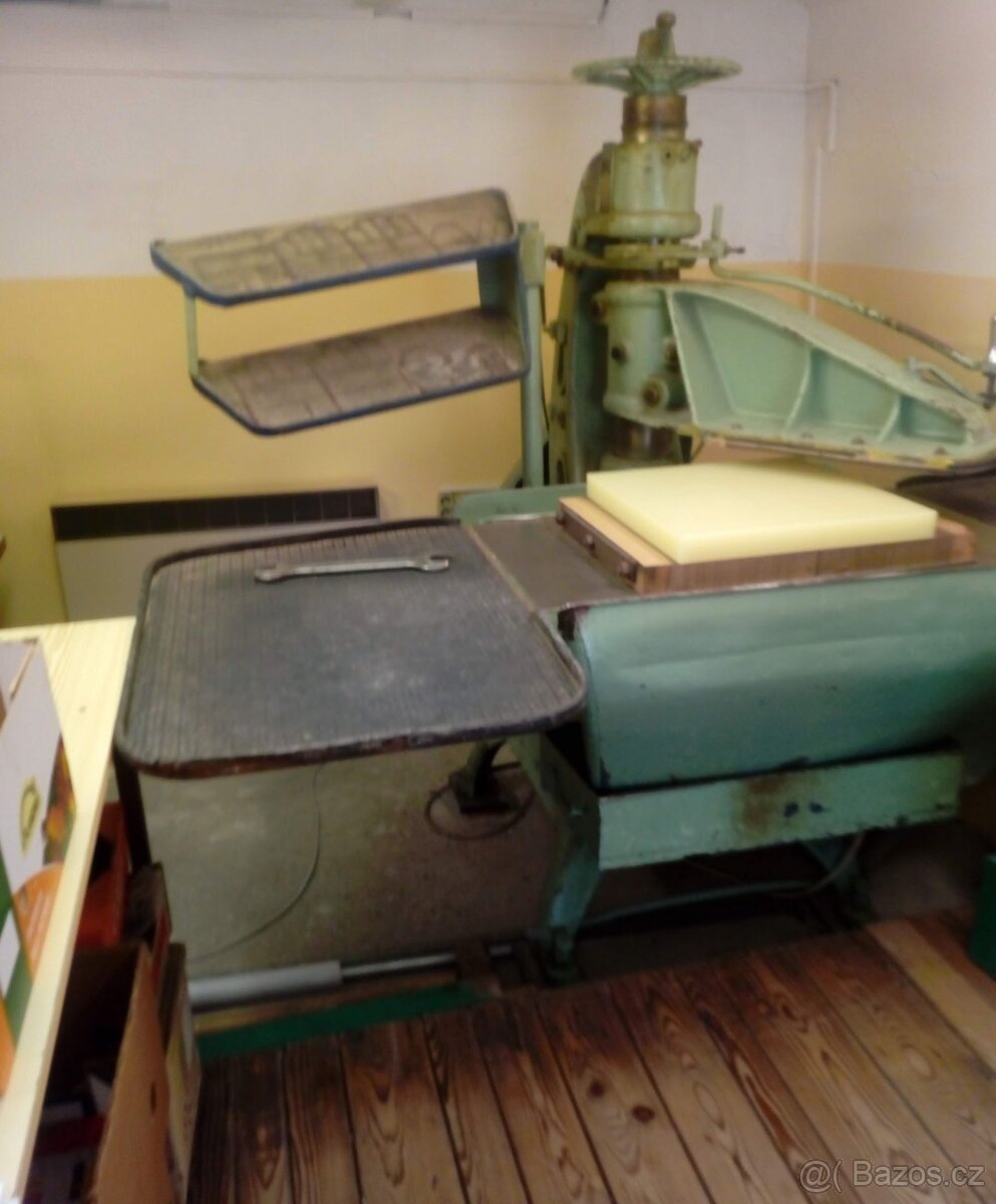 Výsekový lis - 2