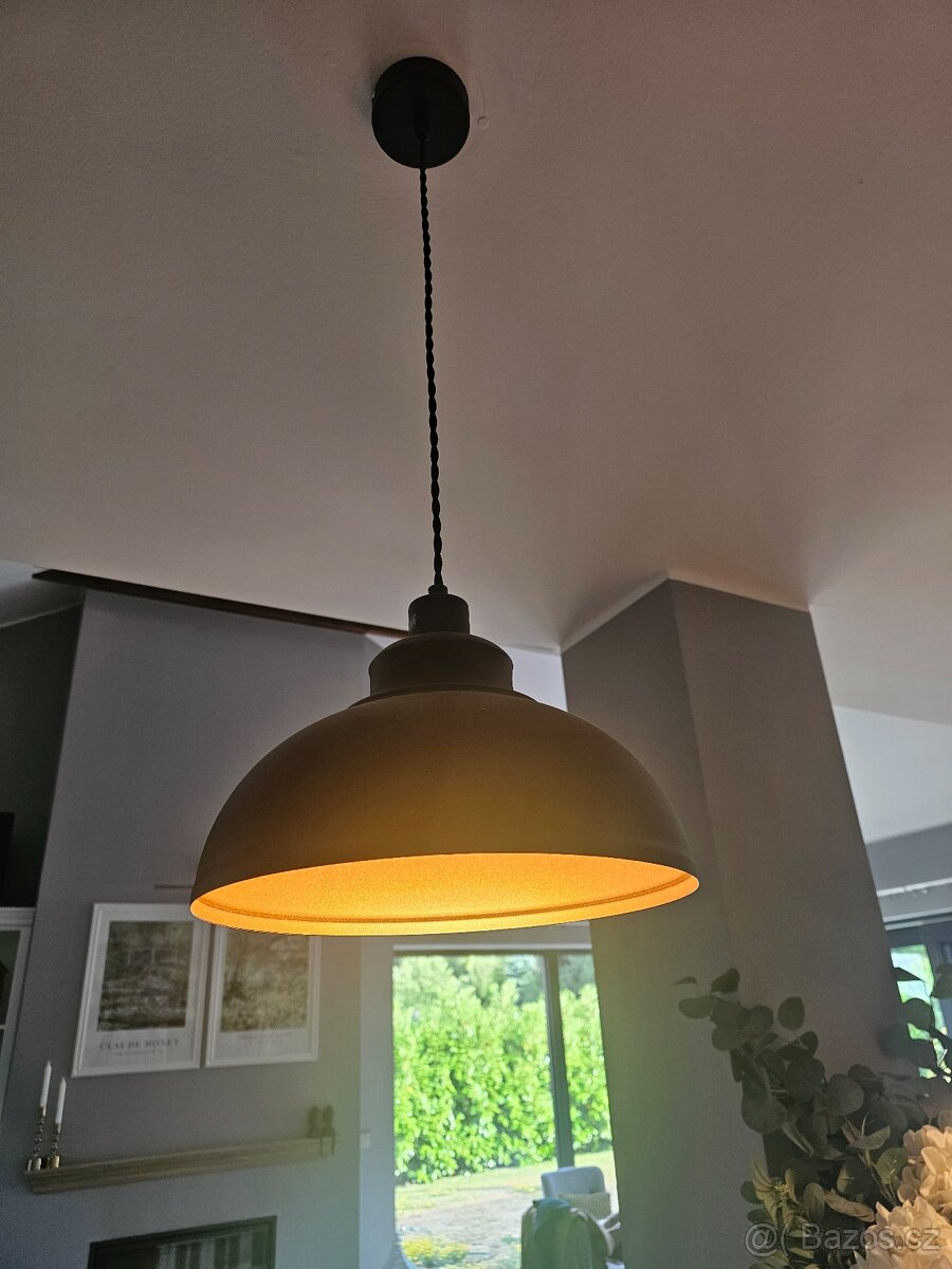 Lustry nove - 2