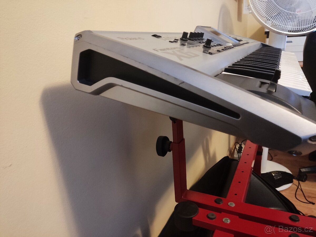 Roland Fantom x6 - 2