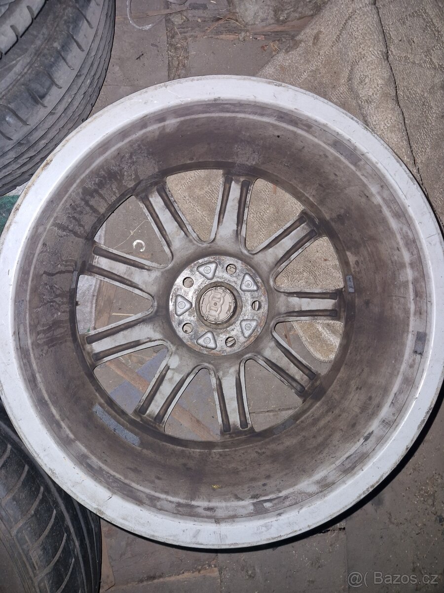 Kola Audi 8Jx18 ET43 - 2