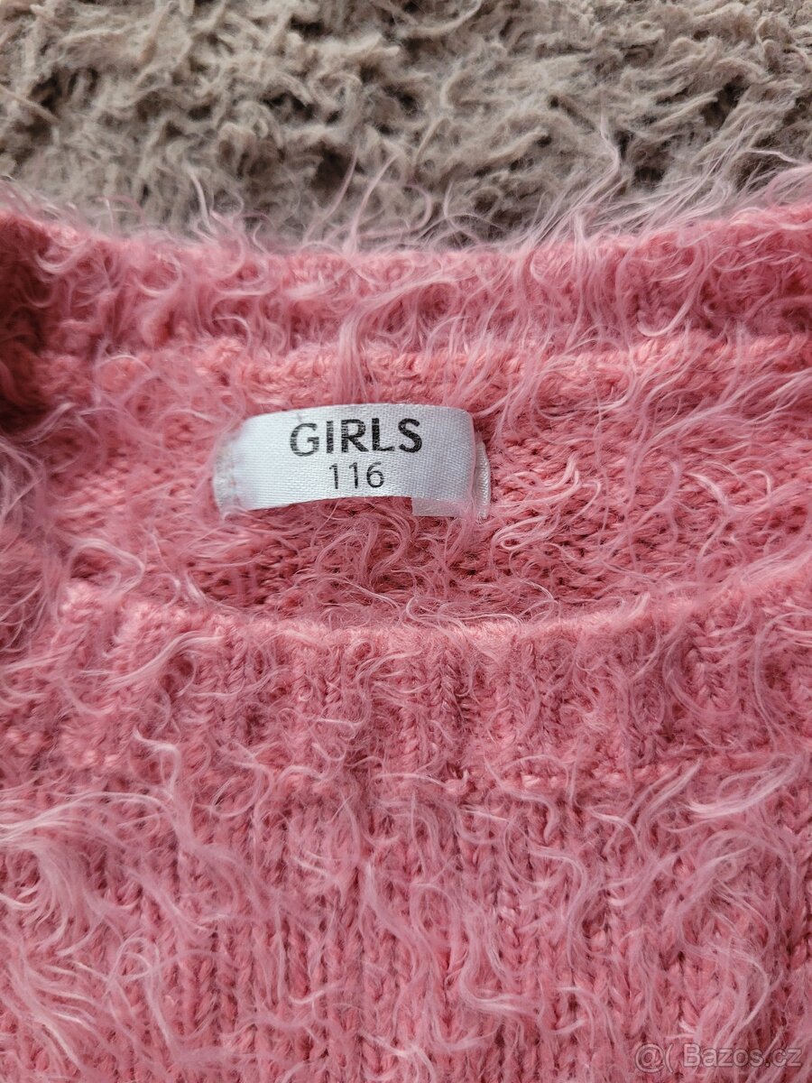 Chlupatý svetr s liškou - 2