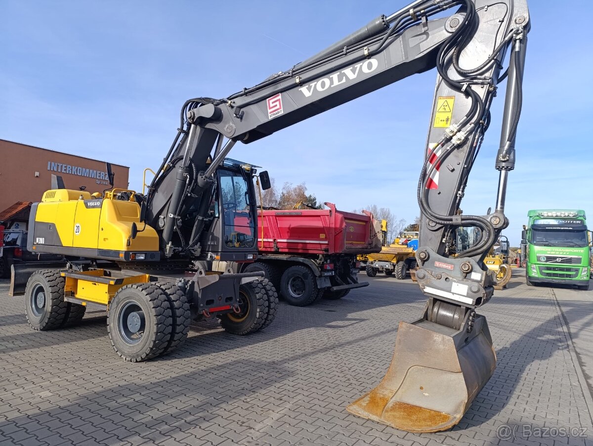 Kolový otočný bagr Volvo EW 210 D - 2