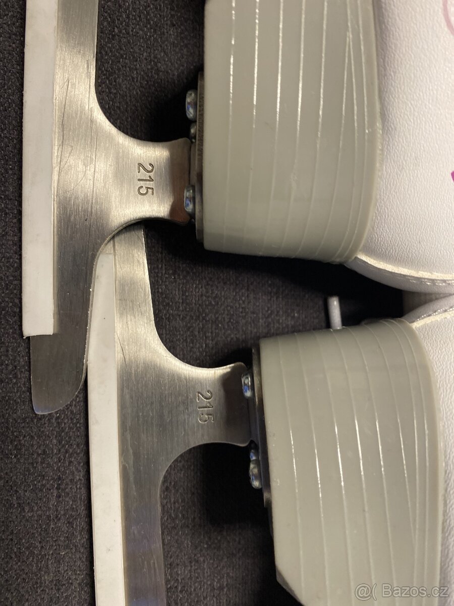 Dívčí lední brusle Crowned Jr. vel 34 - 2