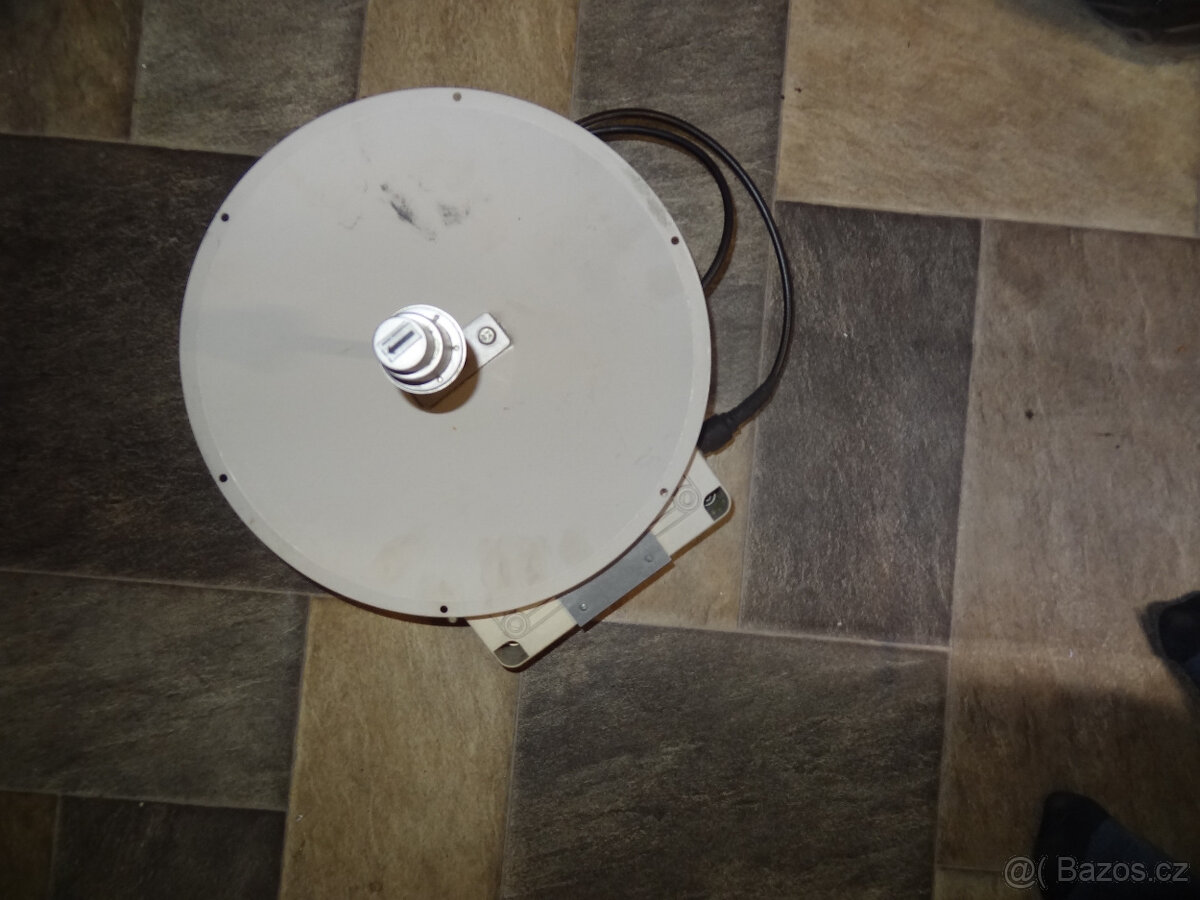 Routerboard MikroTik RB711 + PARABOLA 5GHz 32cm + plastovy b - 2