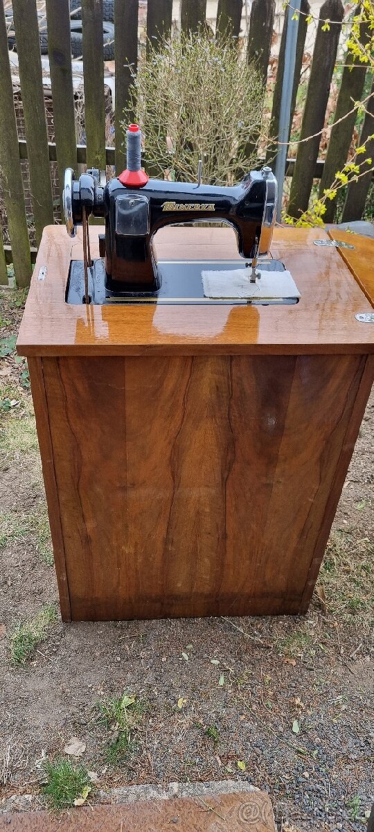 Šicí stroj Minerva - 2