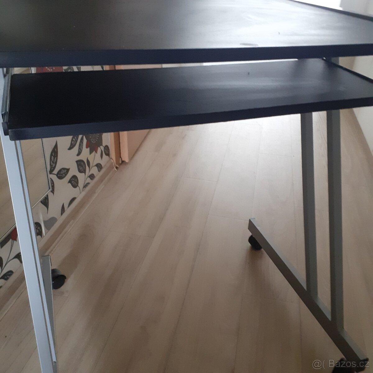 Počítačový stůl - 2