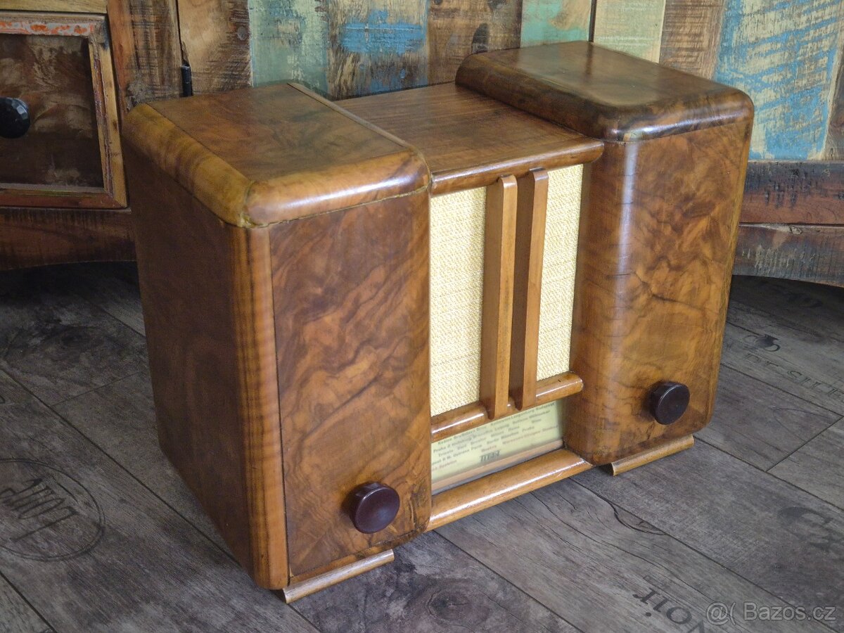 Staré rádio Titan 936 - 2