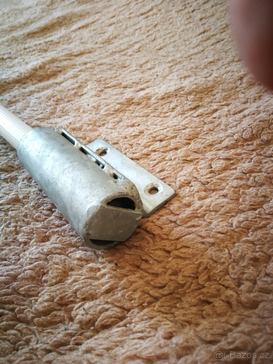 Držák vlajky na zeď,počítadlo zdvihu,panty na štafle - 2