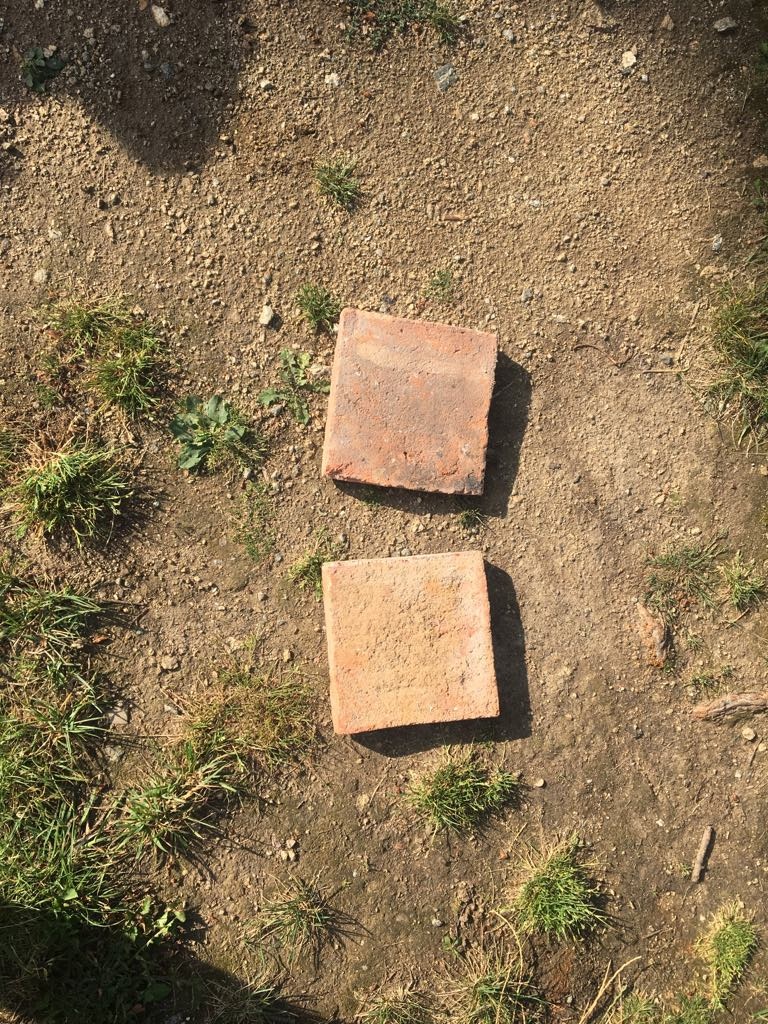 Prodám cihly půdovky už jen cca 23 ks- 20x20 cm rozměr - 2