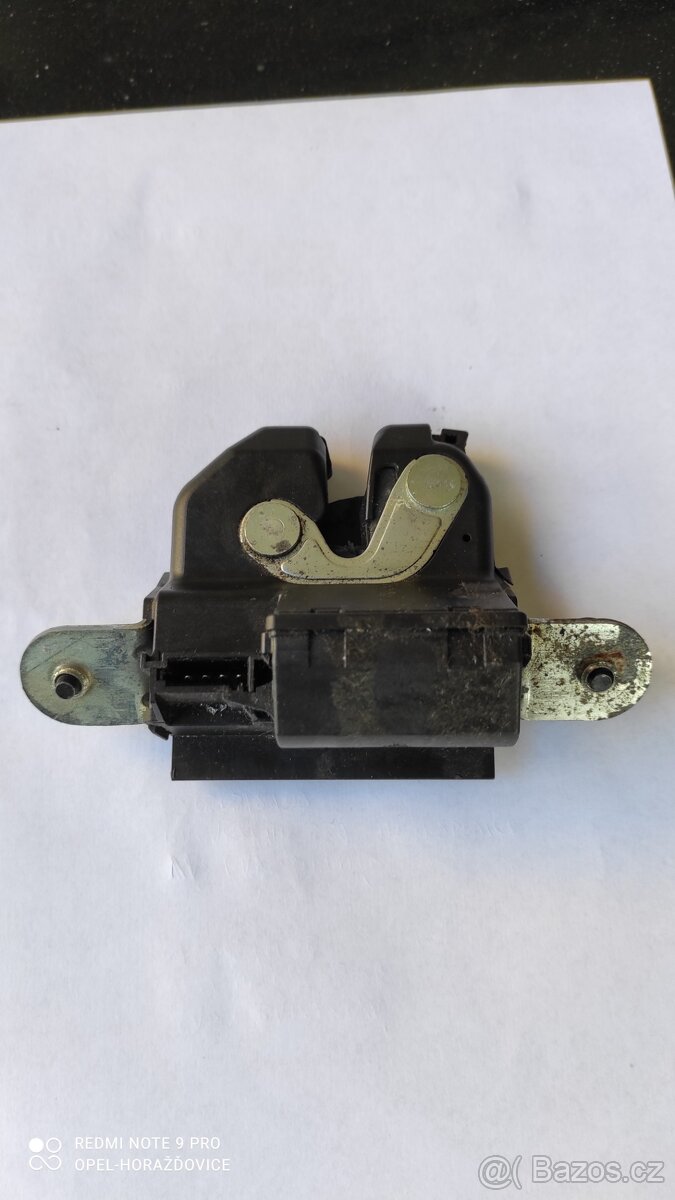 Zámek třetích dveří na Opel Corsa D - 2