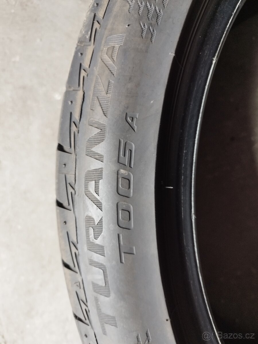 2 LETNÍ Bridgestone 225/45 R19 - TOP - 2