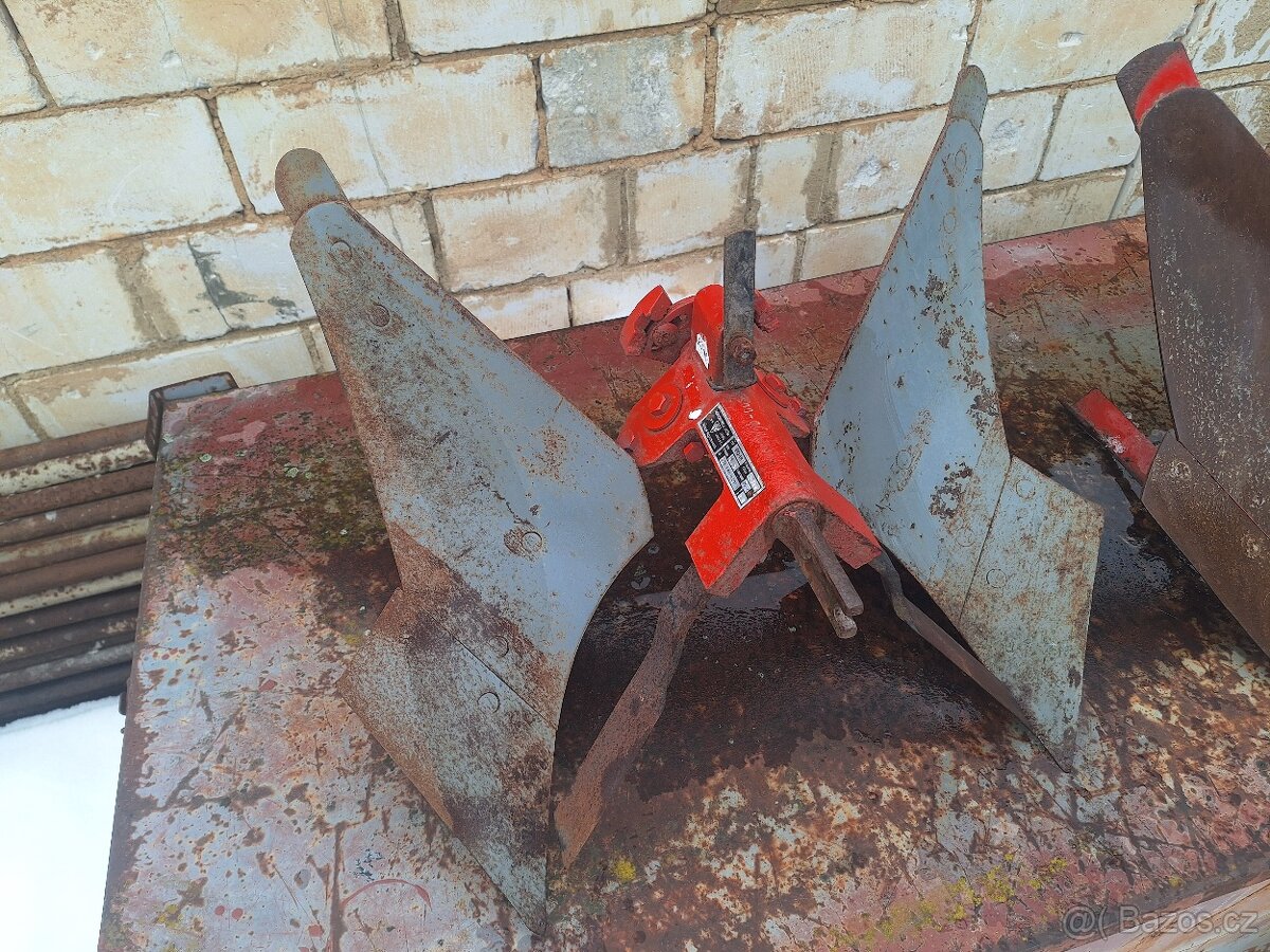 Pluh obracák Vari APH 352 - 2