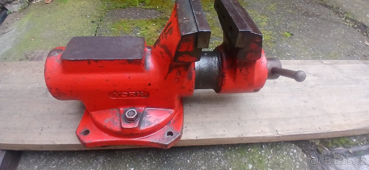 Svěrák YORK 125 - 2