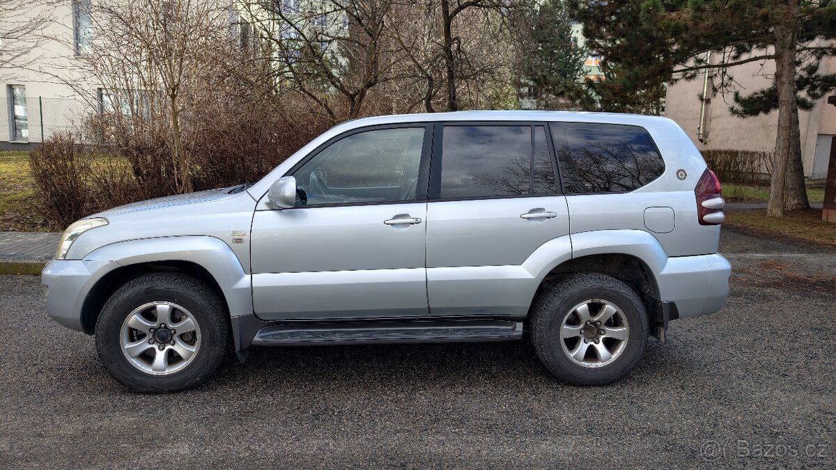 Toyota Land Cruiser 120 - 2