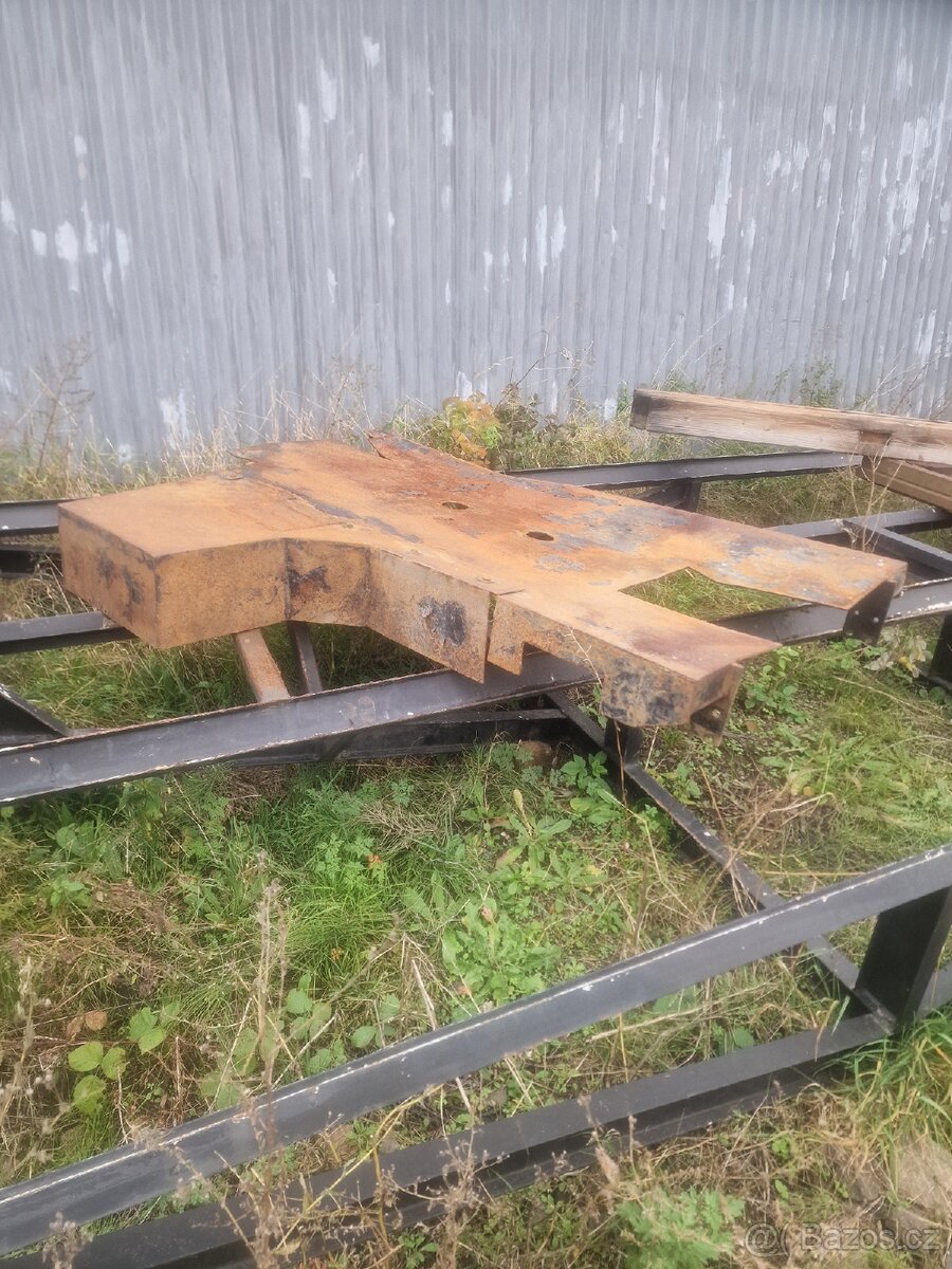 Plechový ochranný kryt na zetor Forterra - 2