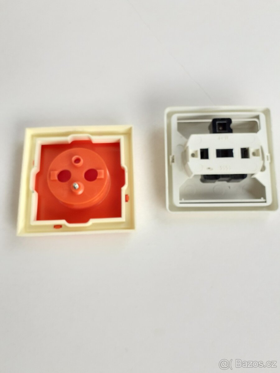 Sada zásuvek + vypínač - 2