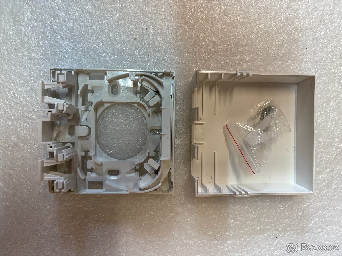 Optická zásuvka FTTH na omítku - 2