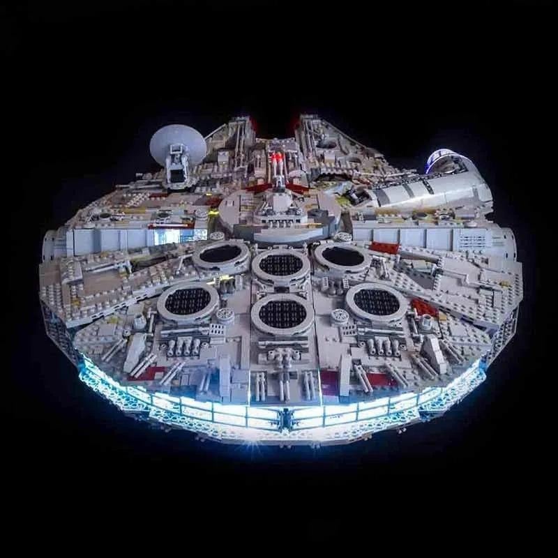 Stavebnice Star Wars Millennium Falcon + osvětlení,podstavec - 2