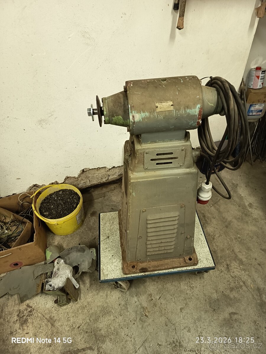 Bruska menší dvoukotoučová - 2