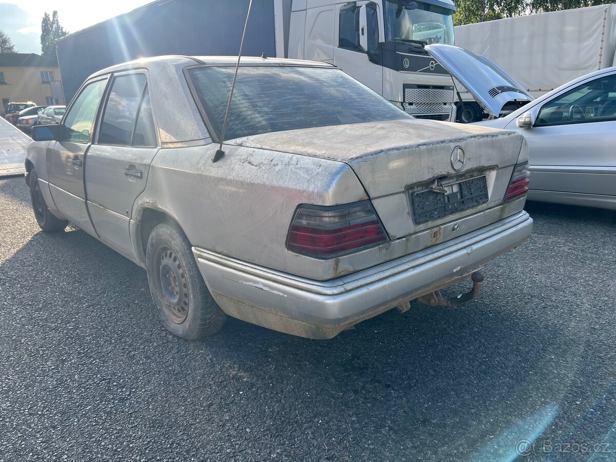 Mercedes Benz w124 e250d - 2