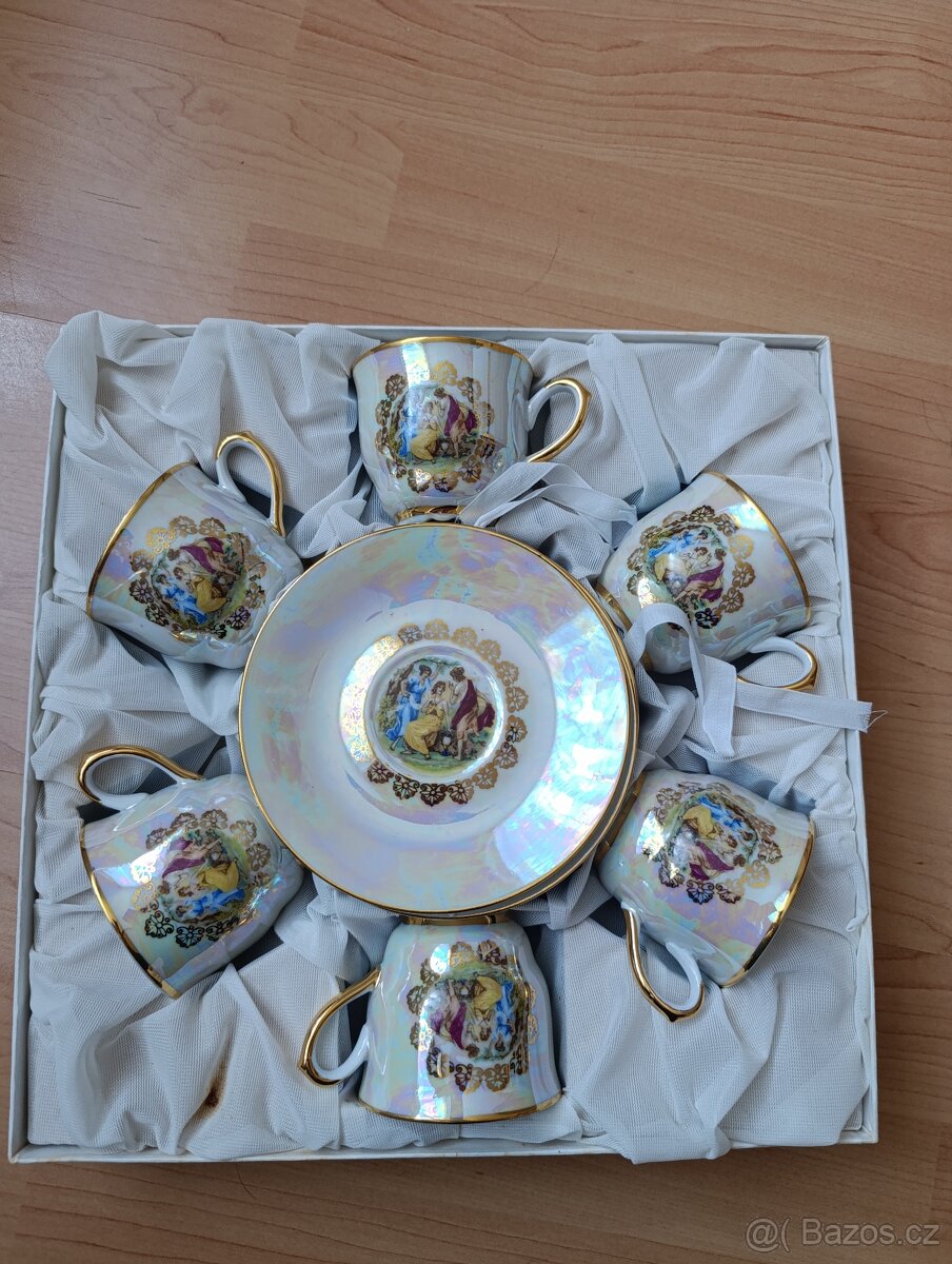 Porcelánová starožitná sada nádobí - 2