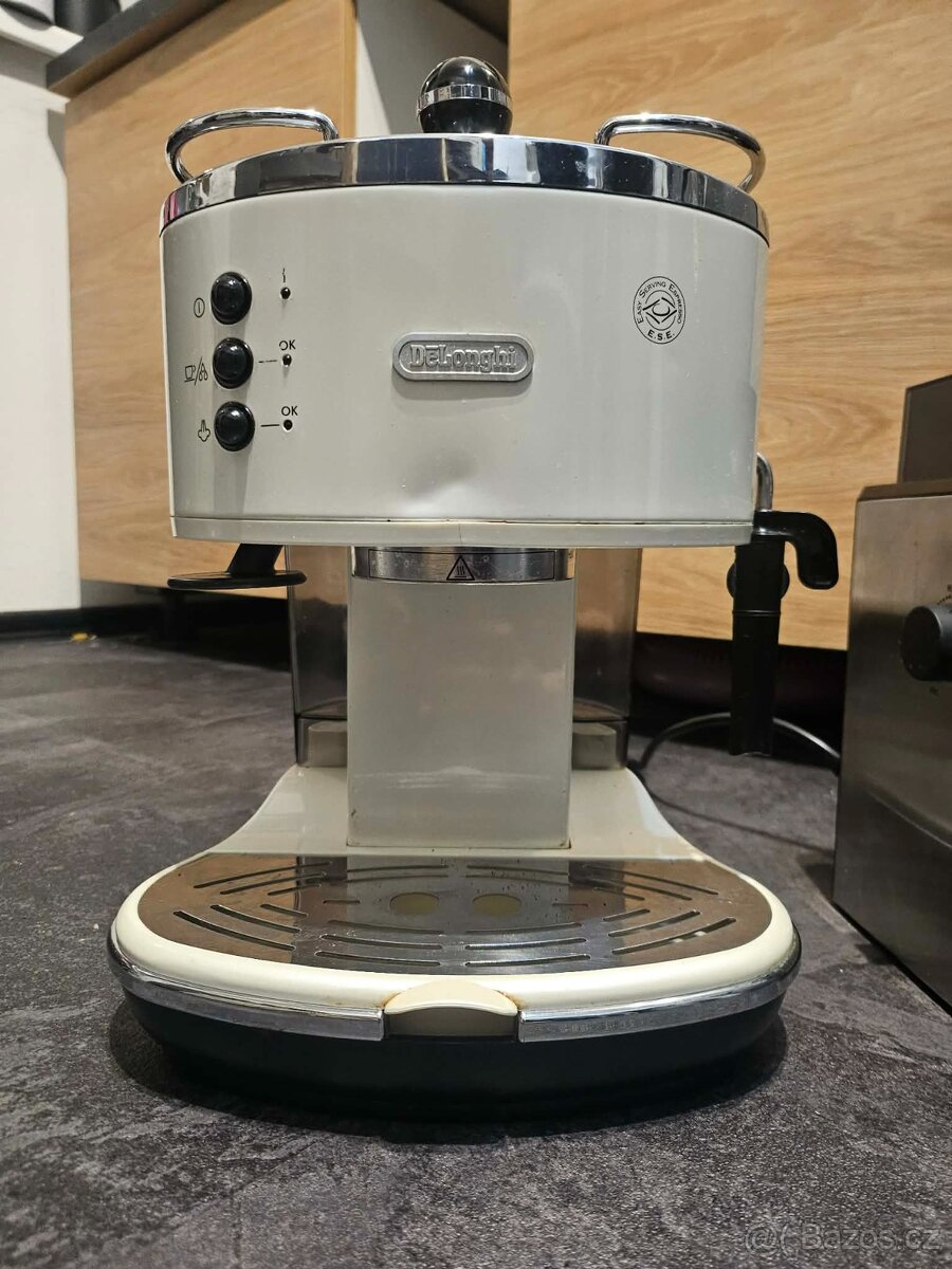 Delonghi kávovar + mlýnek - 2