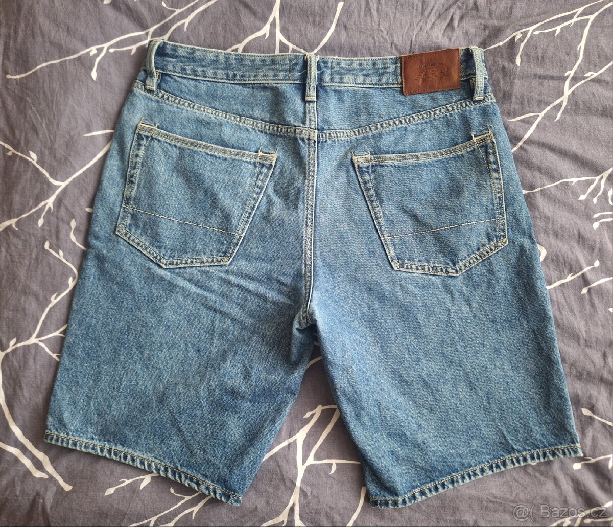Prodám kraťasy zn.M&S, vel.34. - 2