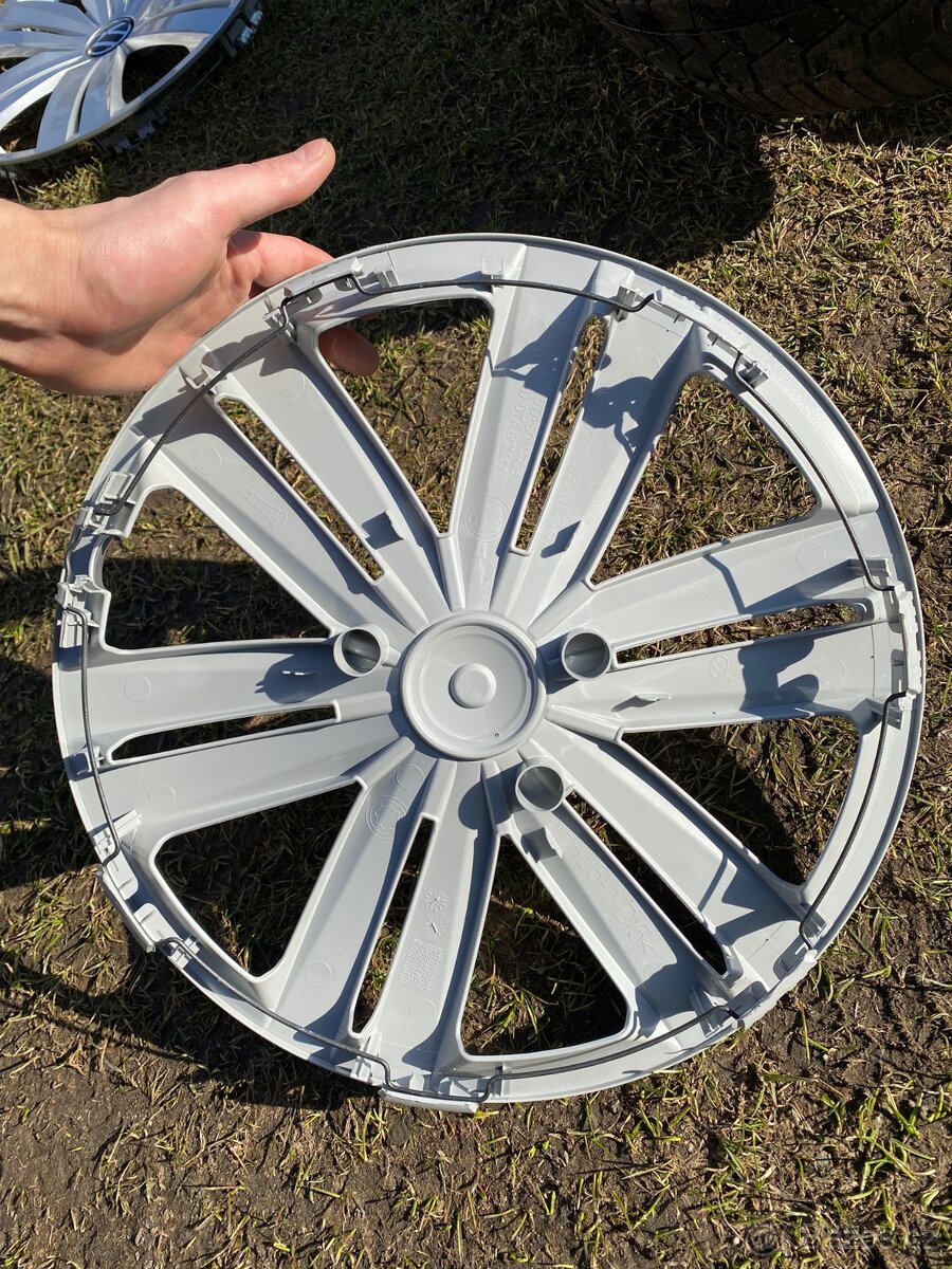 Prodám poklice 16" Volkswagen - 2