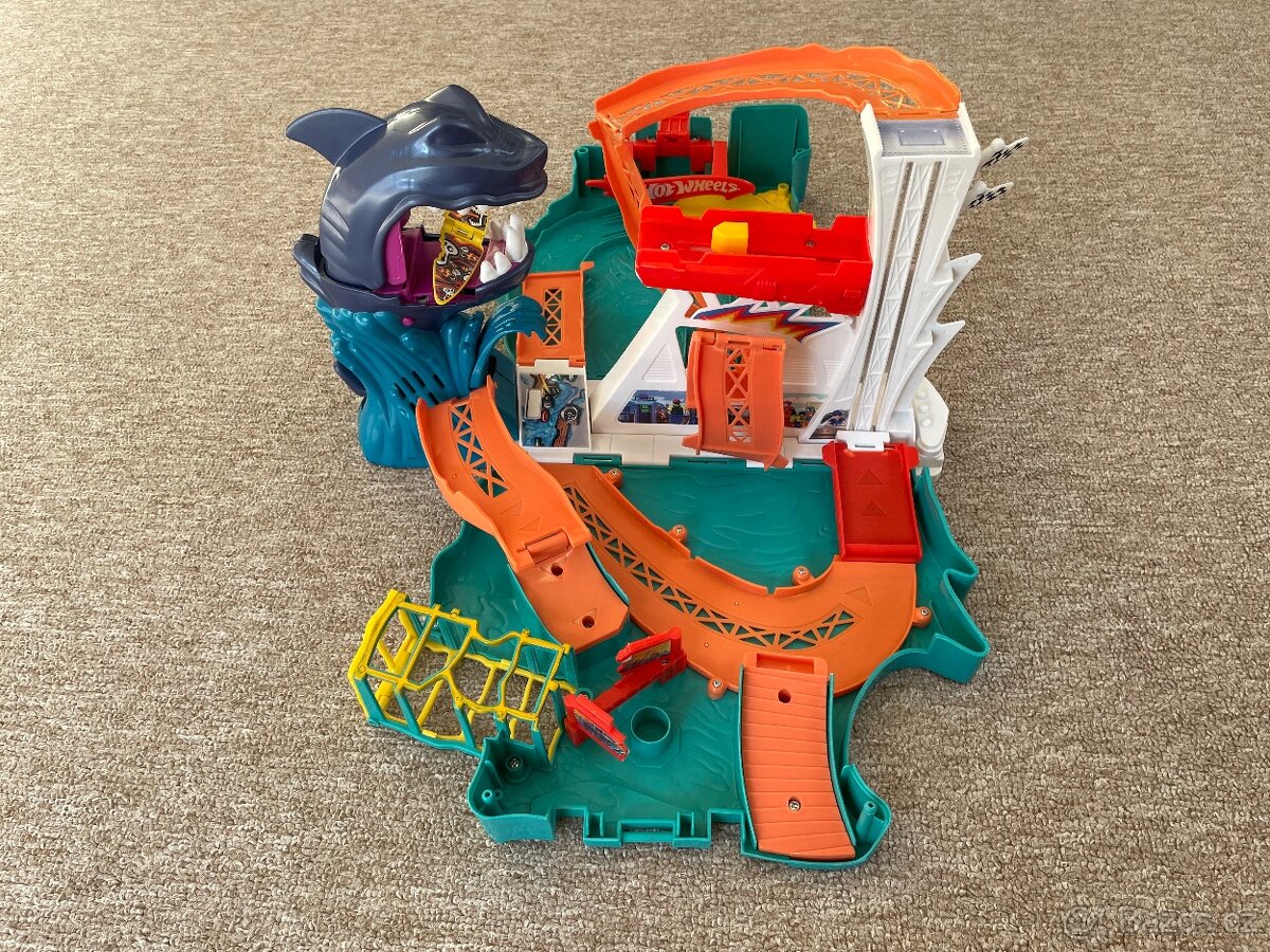 Prodám Hotwheels Sharkbite Bay - 2