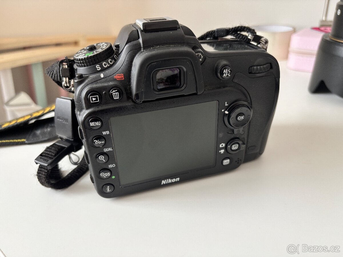 Prodám Nikon D7100 a příslušenství - 2