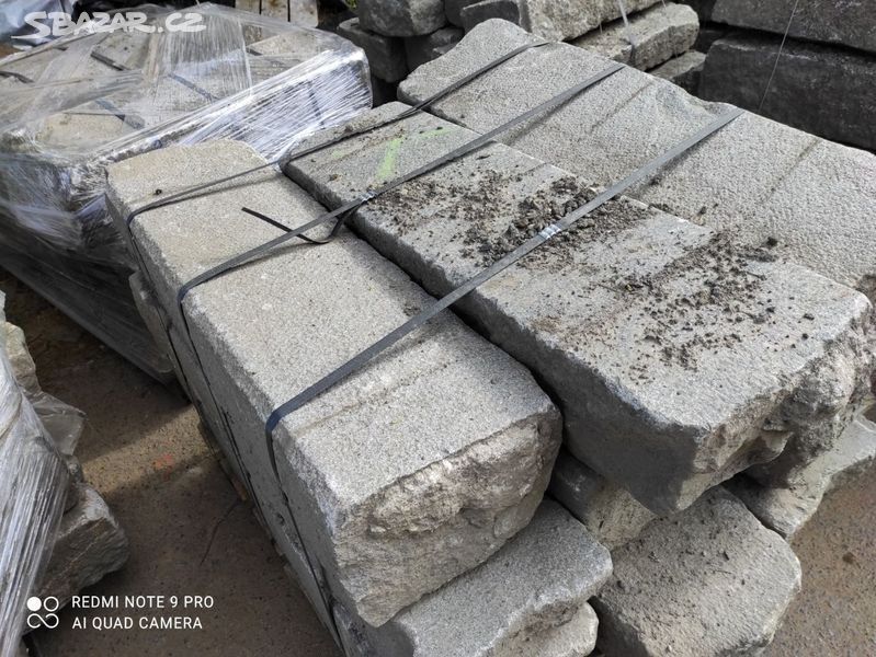 Staré kamenné obrubníky, obruby, žulové obrubníky - 2