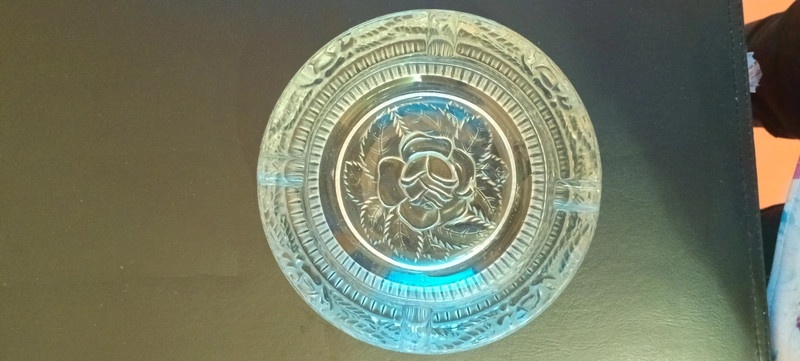 Skleněný popelník s motivem růže - 2