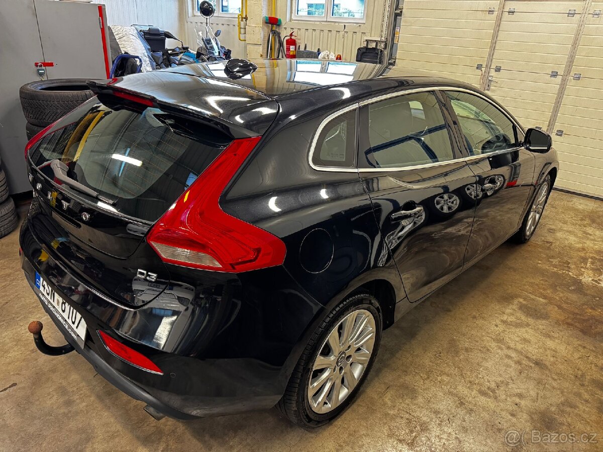 Volvo v40 d3 - 2