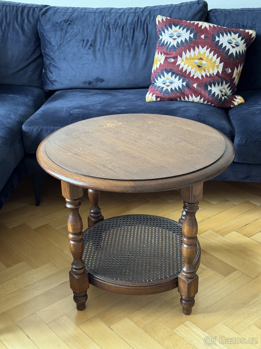 Rustikální kulatý konferenční stolek z masivu - 2
