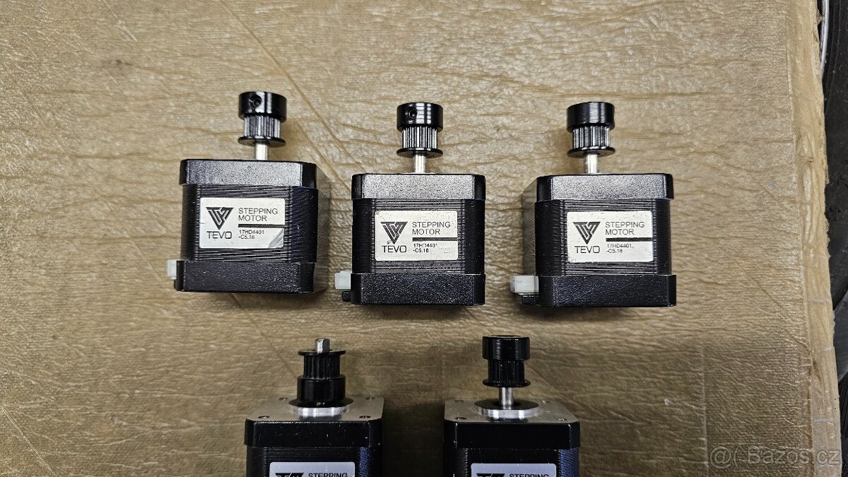 Malé krokové motory a napájecí zdroj - 2